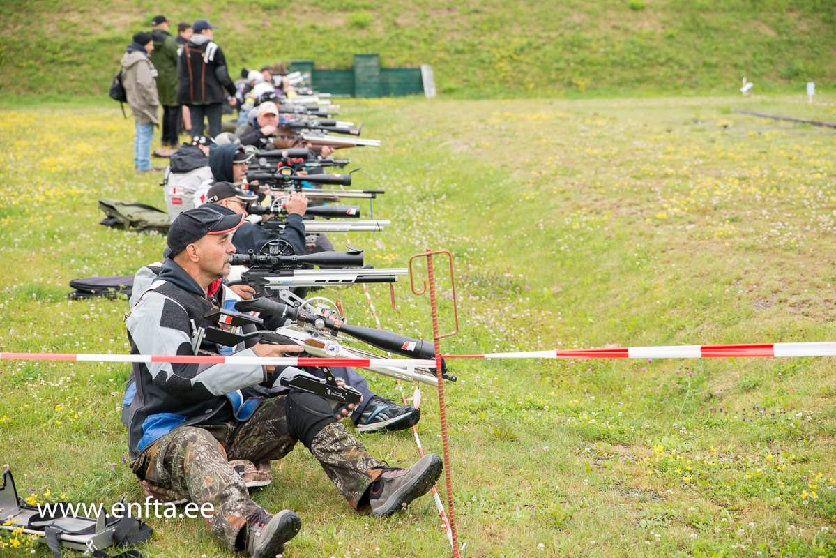 025 Even the secon zero range was full of shooters waiting to get a try